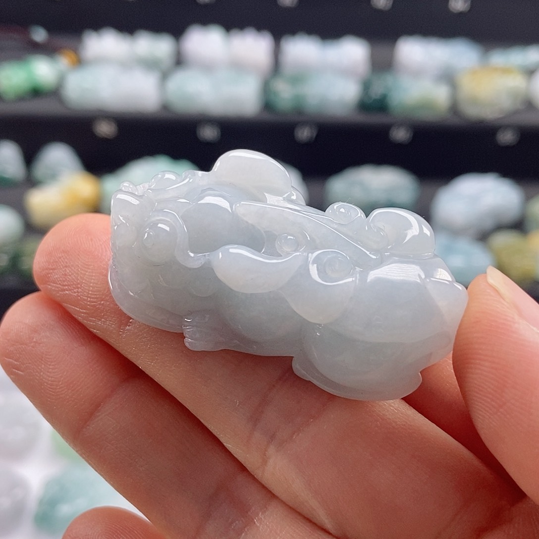 翡翠未镶嵌颈饰深**叶翡翠貔貅