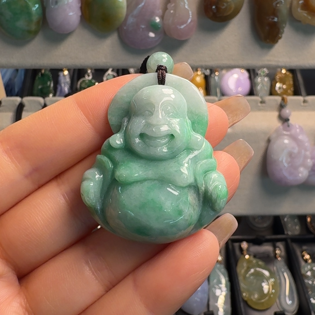 翡翠未镶嵌颈饰佛公