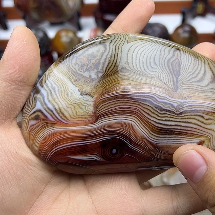 敬***石玛瑙/玉髓未镶嵌缠丝玛瑙原石小品石