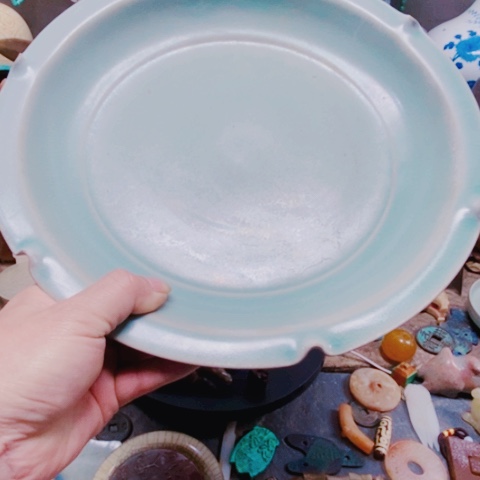 摆件瓷器和陶器中也出现不少珍贵