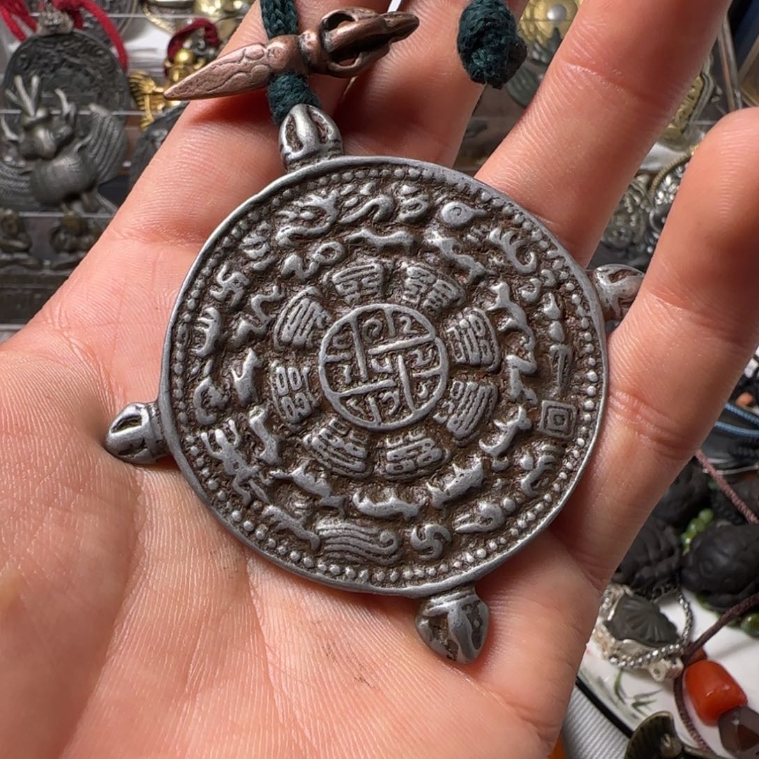 A***d颈饰玻璃啊啊啊啊啊