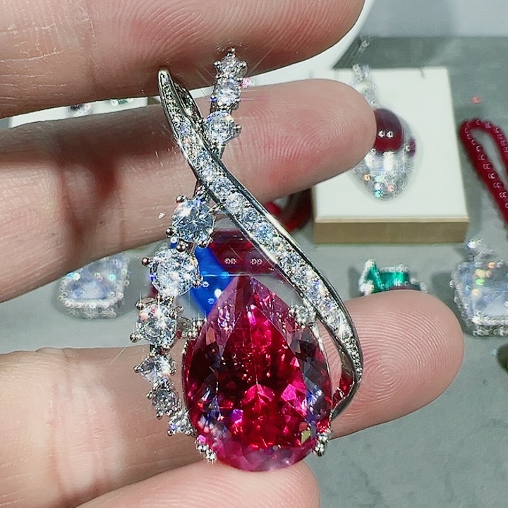 红宝石颈饰未镶嵌