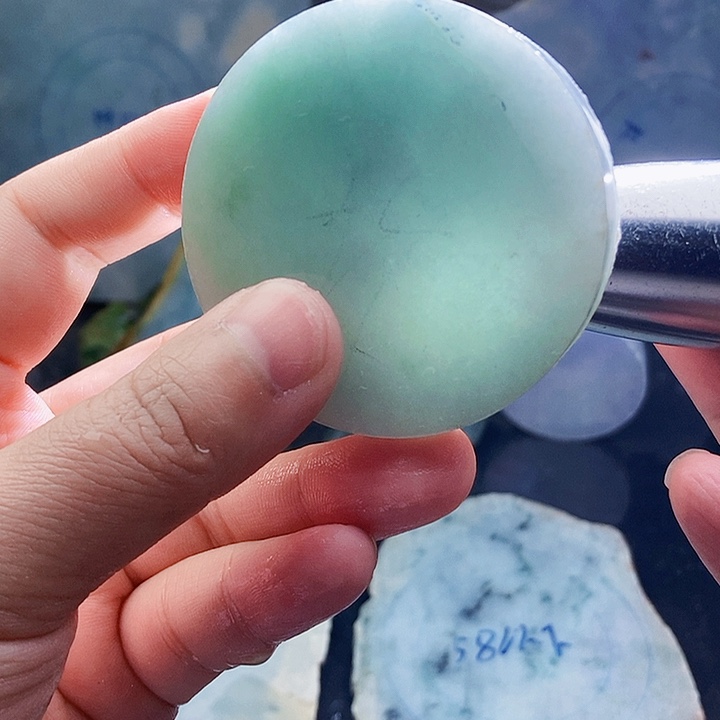 翡翠未镶嵌颈饰毛料26