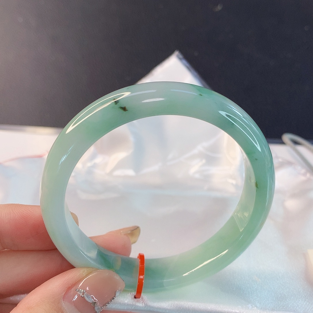 翡翠手镯未镶嵌天然翡翠A货033