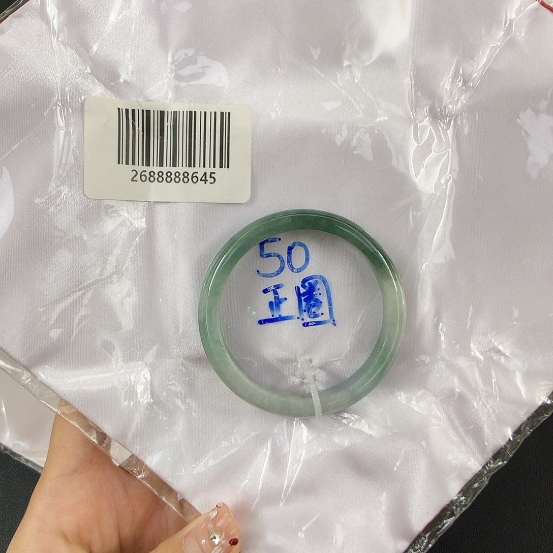 翡翠手镯未镶嵌?天然缅甸翡翠手镯