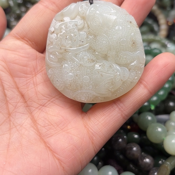 和田玉未镶嵌颈饰