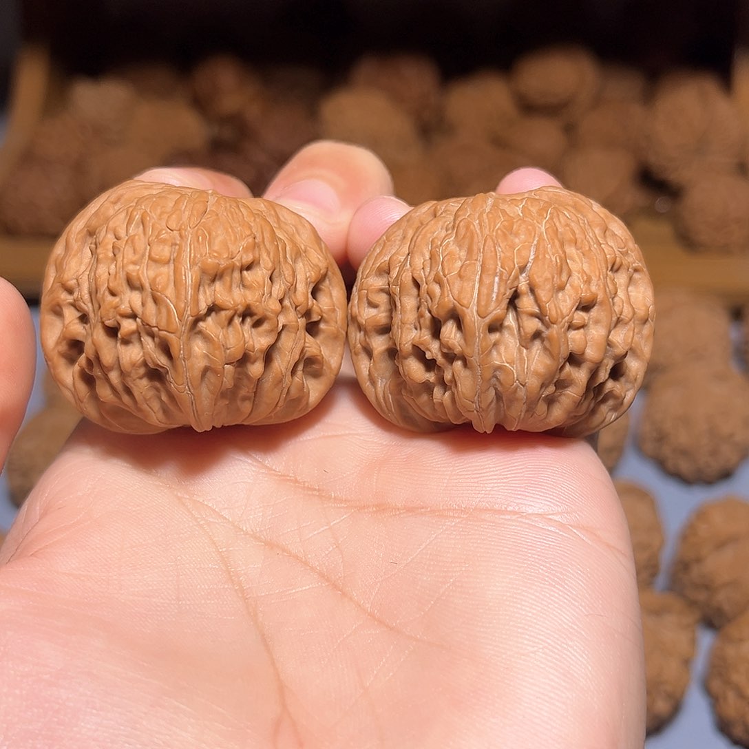 文玩核桃把件41原生态无药房山磨盘