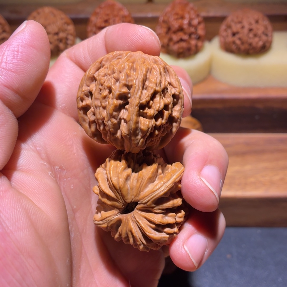 y***f文玩核桃吊坠四座楼核桃