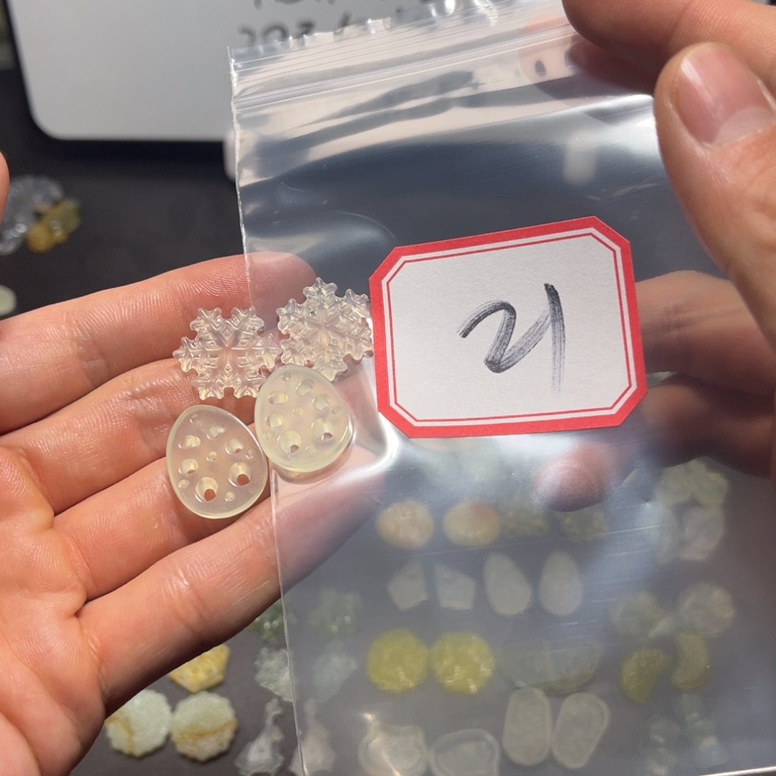 小***鱼蛇纹石玉合金颈饰