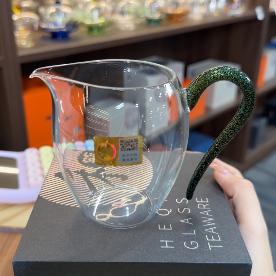 非*禾器怡然黑金色。。。。