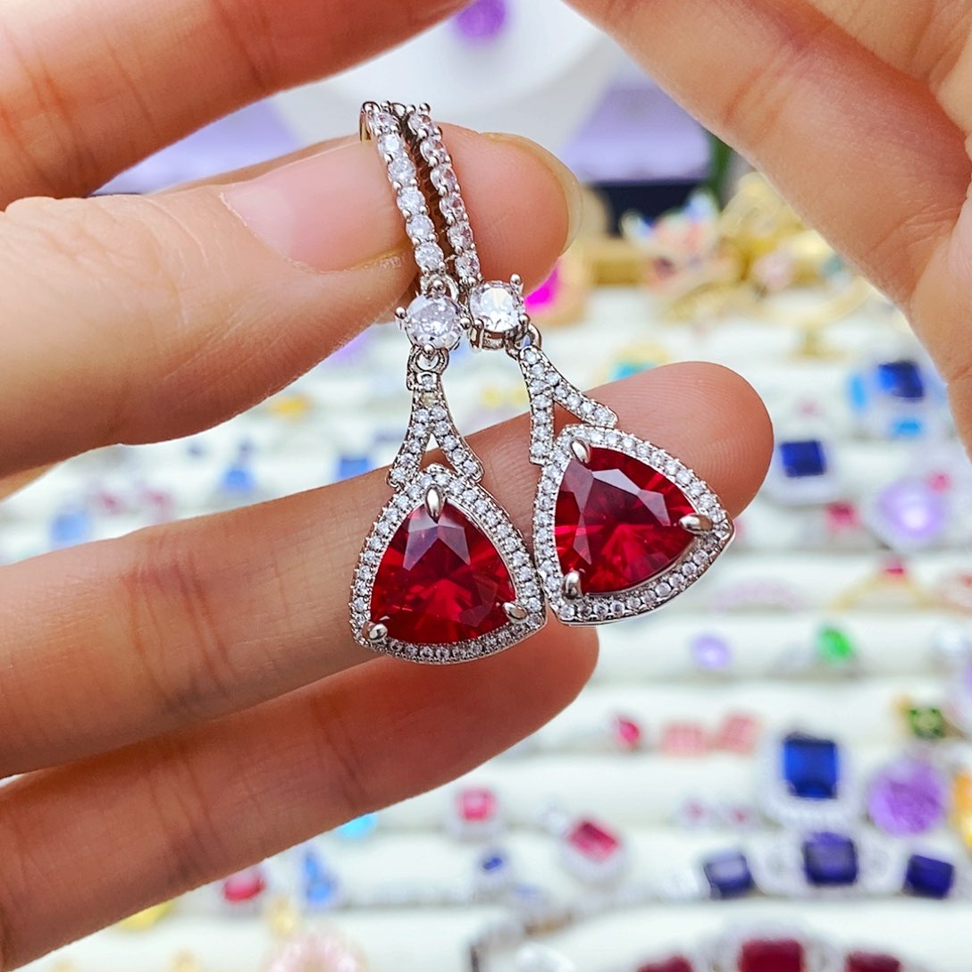 未镶嵌耳饰红宝石