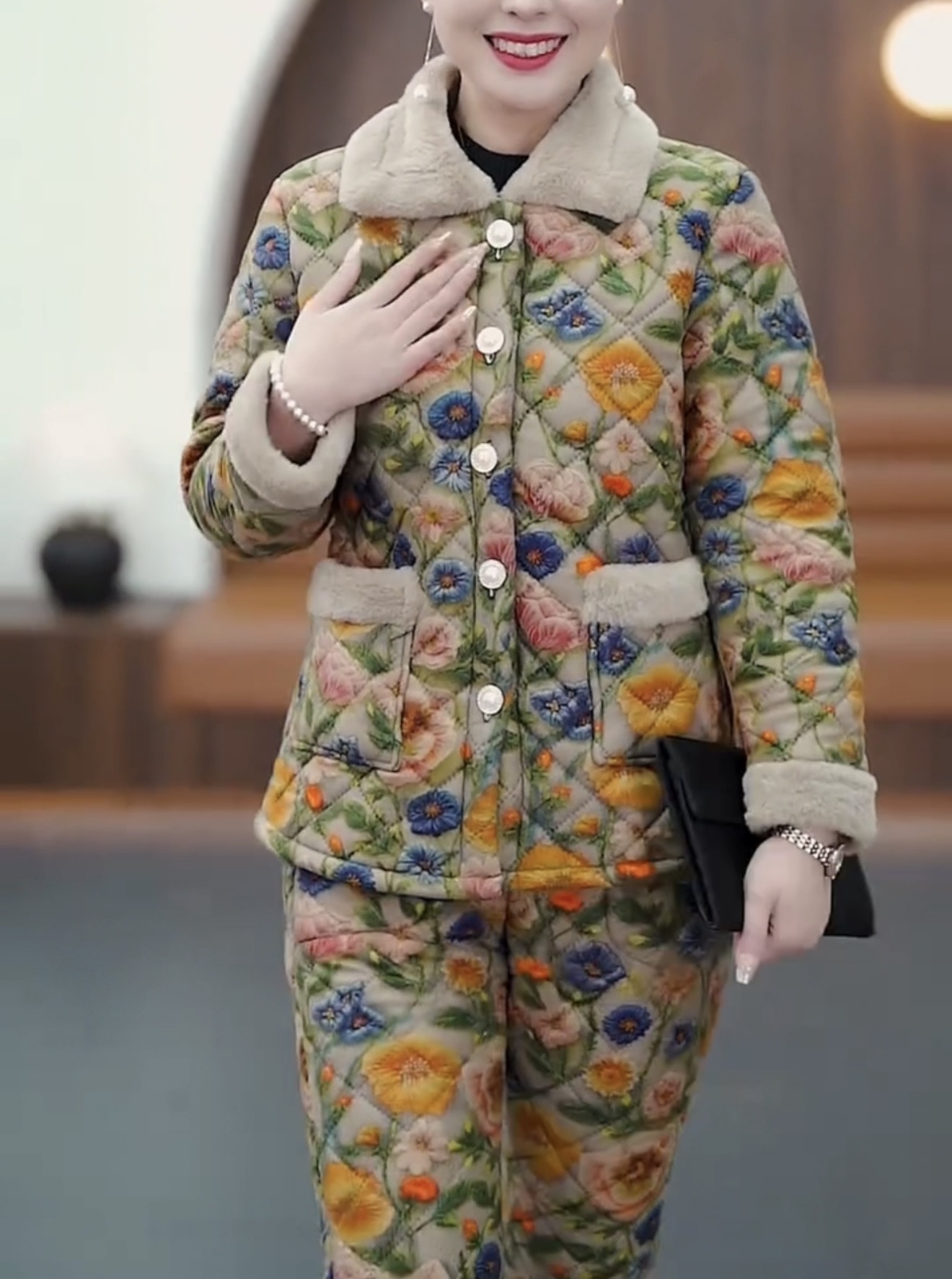 新款加绒加厚保暖立体印花洋气减龄时尚休闲妈妈装套装两件套