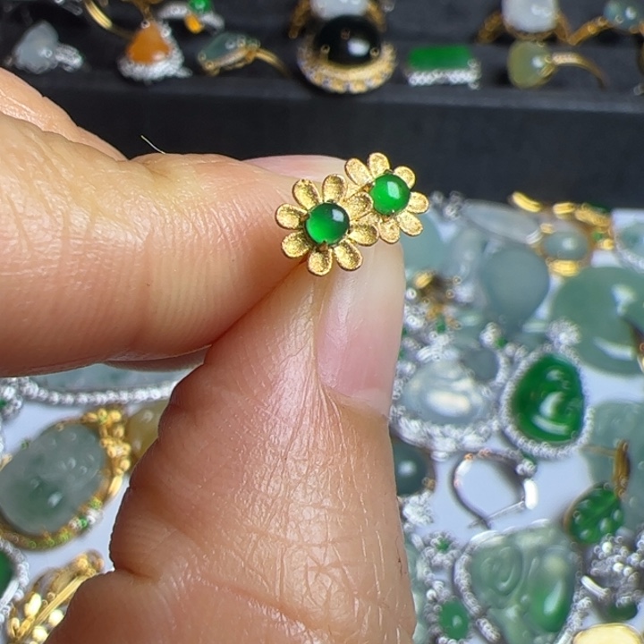 翡翠耳饰18K金镶嵌翡翠吊坠项链