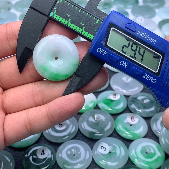 翡翠颈饰未镶嵌缅甸天然A货翡翠