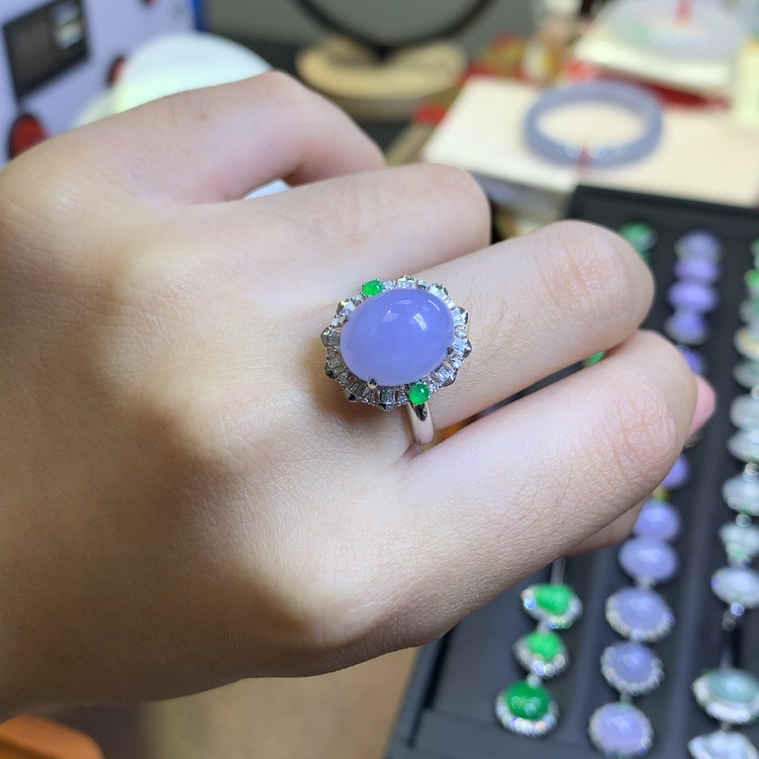 翡翠18K金镶嵌颈饰翡翠