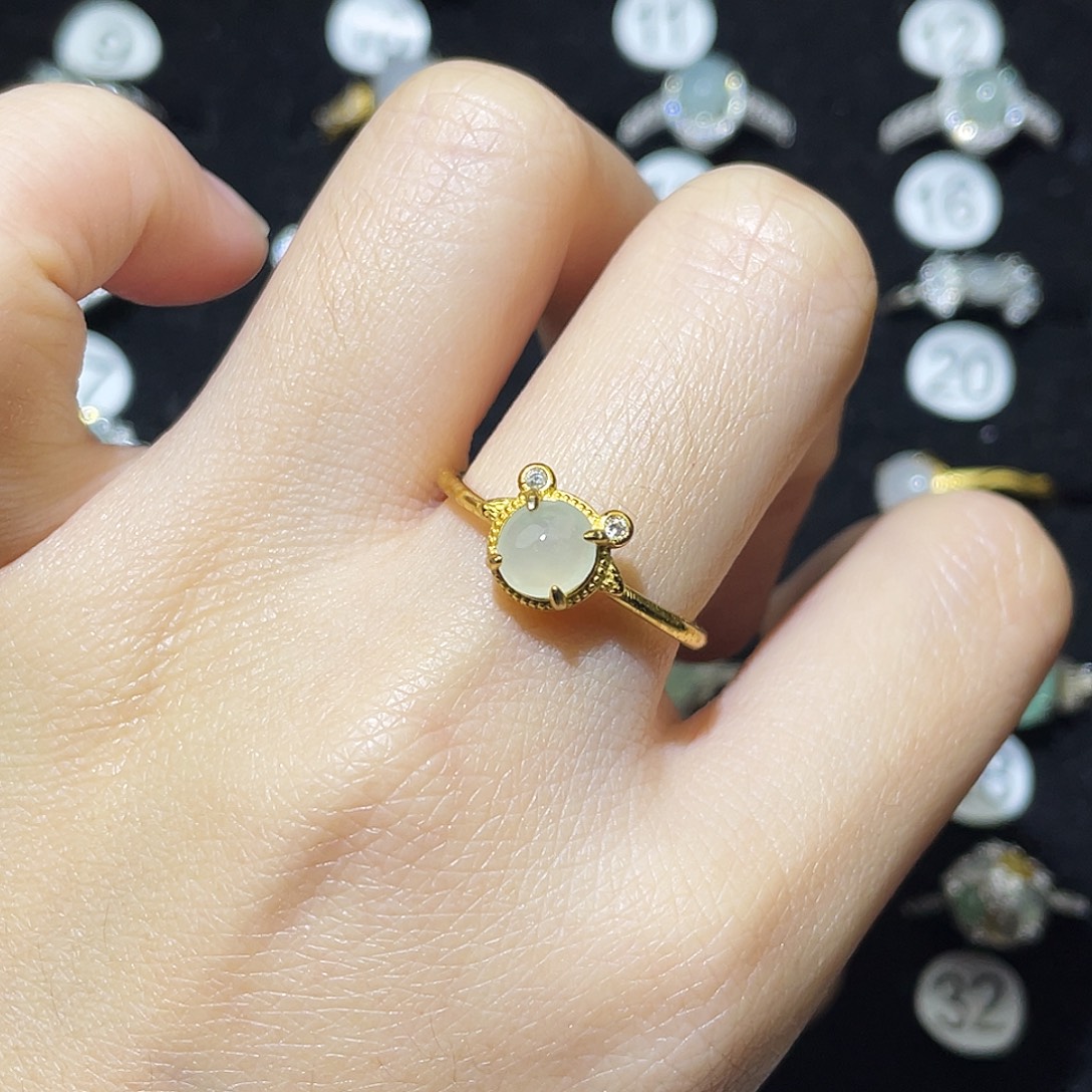 翡翠未镶嵌戒指戒指