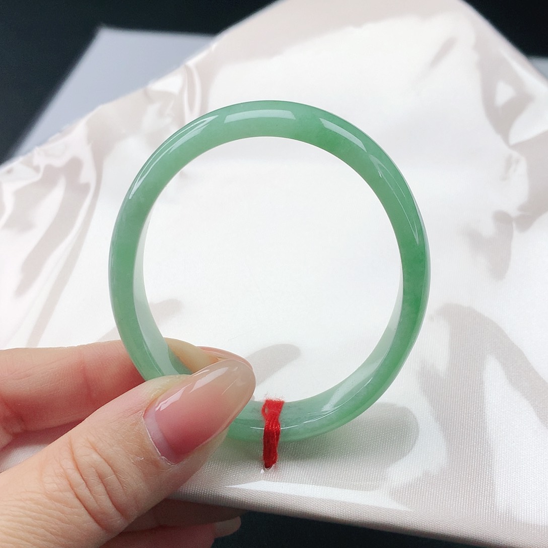翡翠手镯未镶嵌翡翠345