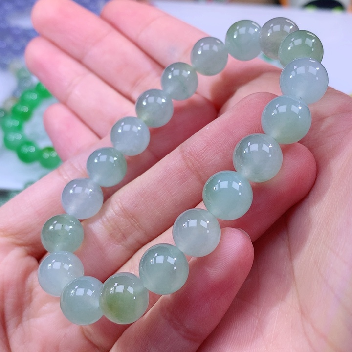翡翠手链未镶嵌翡翠