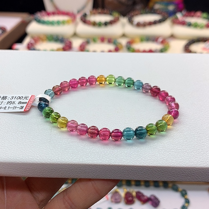 碧玺手链未镶嵌5.8浓艳。