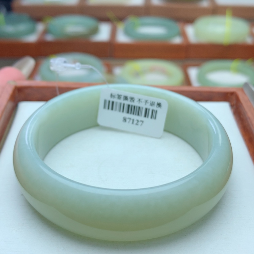 【闪购商品】和田玉手镯未镶嵌53