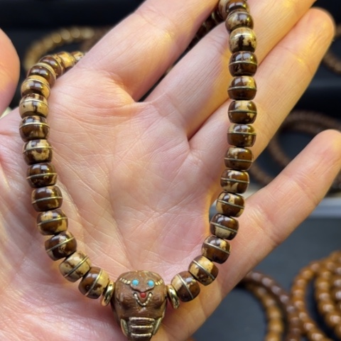 【闪购商品】菩提一***老紫金鼠花皮手持