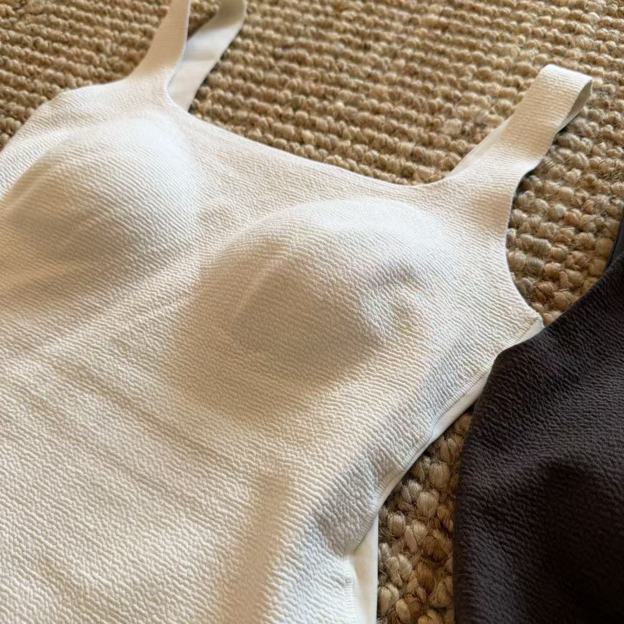 DALILI-/肌理感/带胸垫超超薄杯舒适感防下垂无痕背心显瘦瘦