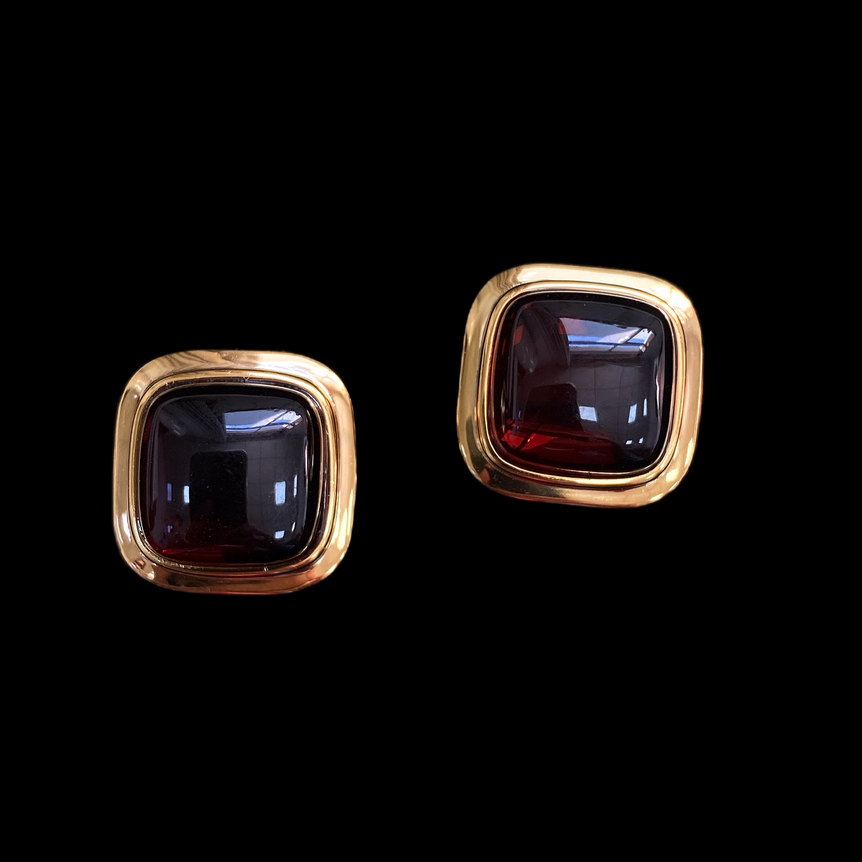 0135-血珀耳钉孤品