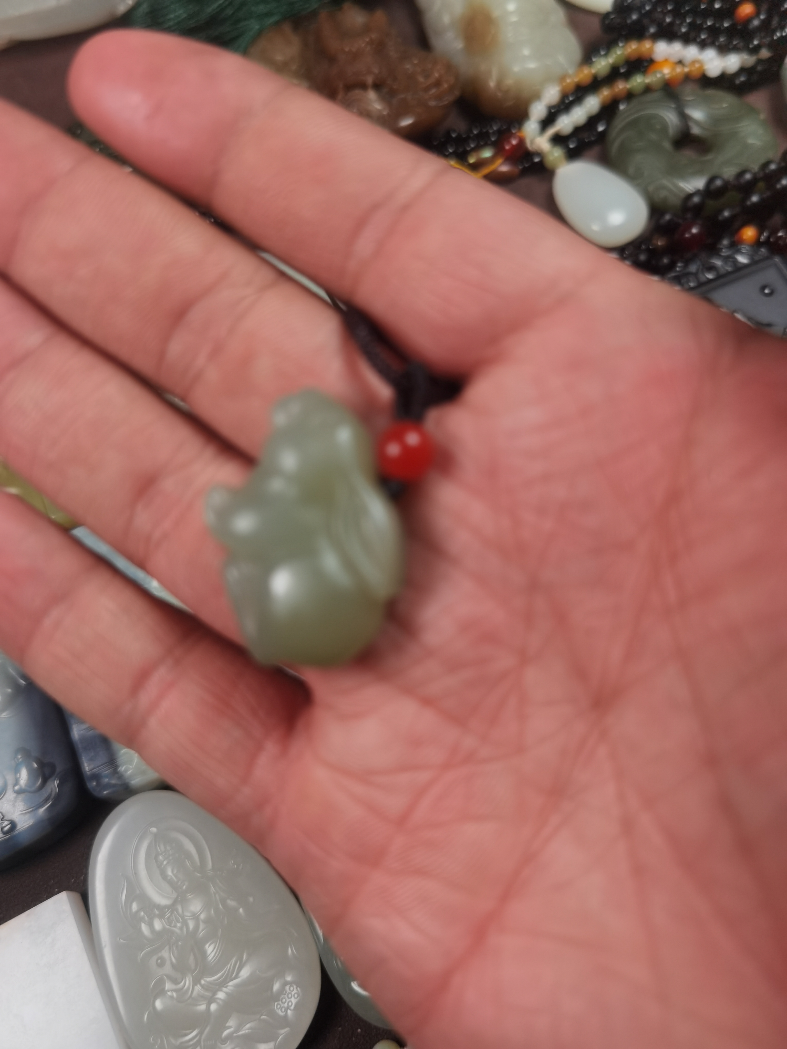 新疆和田玉吊坠，