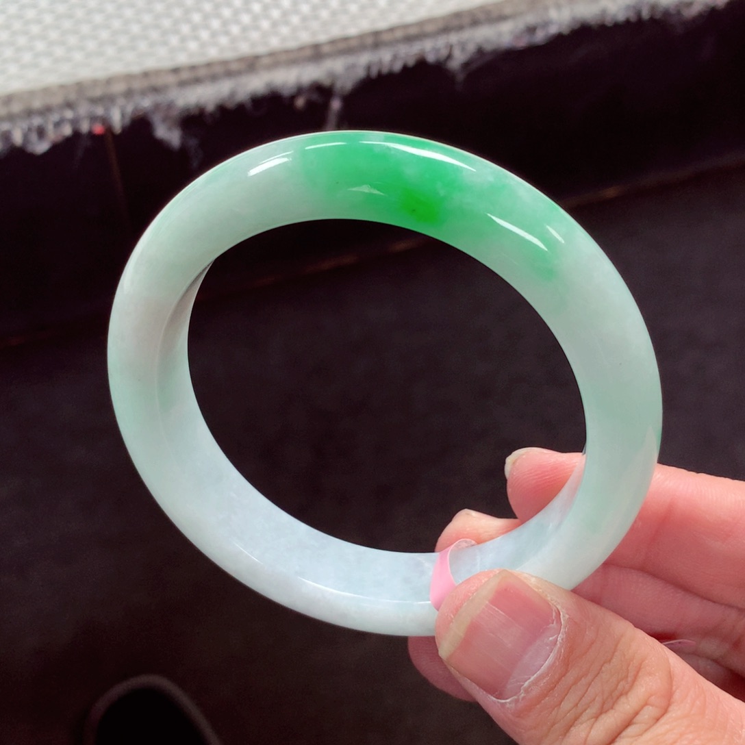 翡翠手镯未镶嵌家**乐缅甸