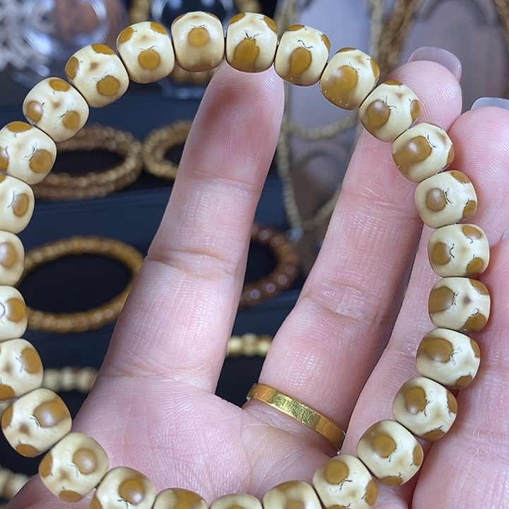 紫金鼠吊坠小熊猫手串