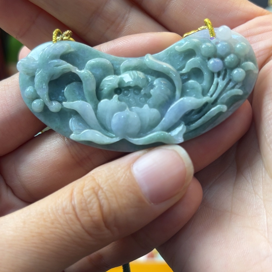 翡翠颈饰未镶嵌吊坠