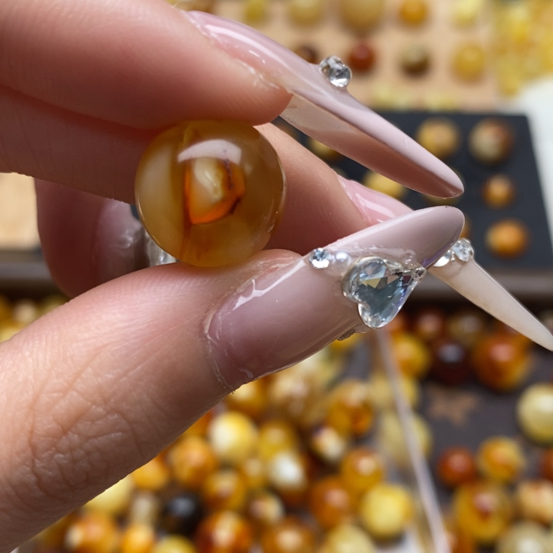 屁***睡琥珀未镶嵌珠宝奇石蜜蜡