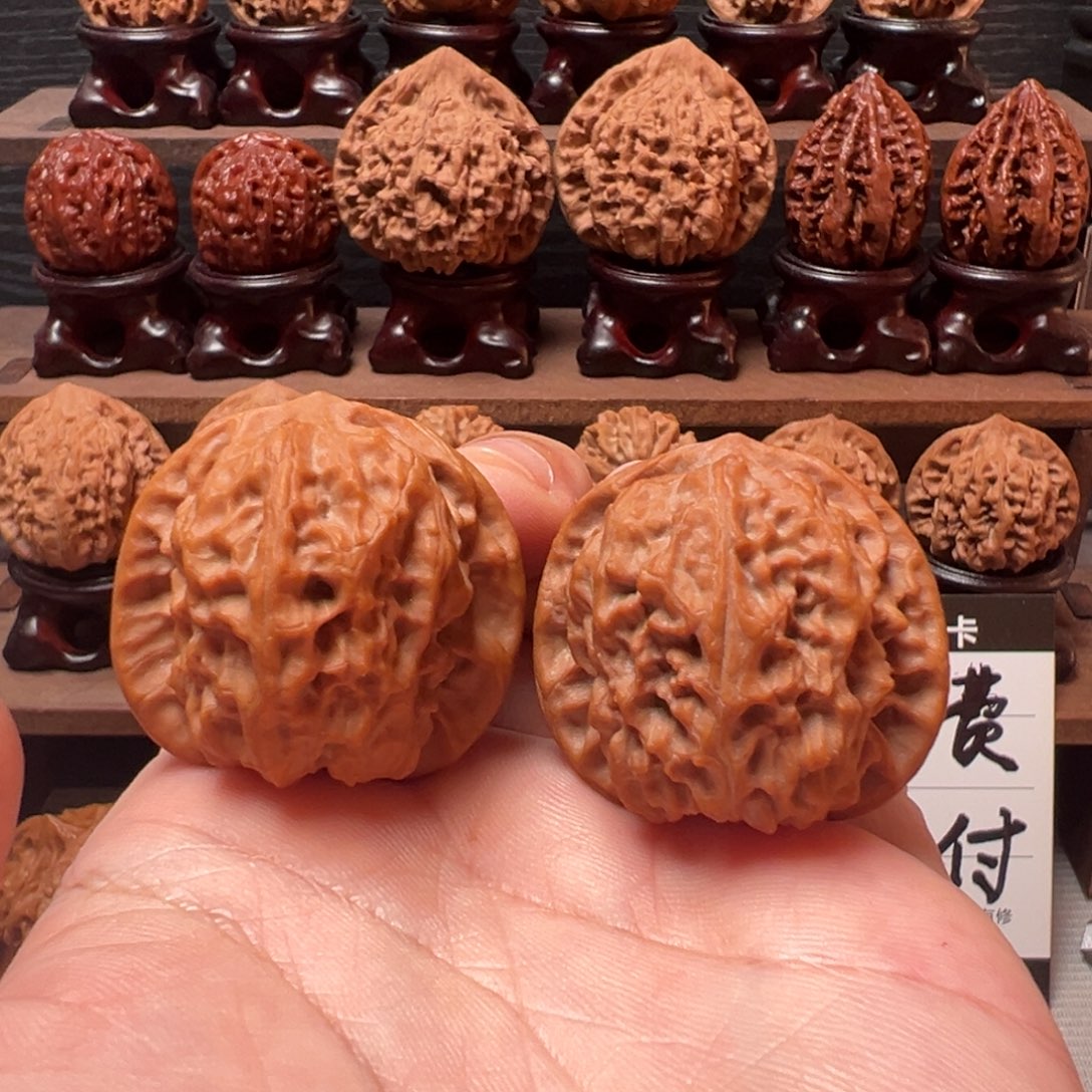 文玩核桃把件38野狼