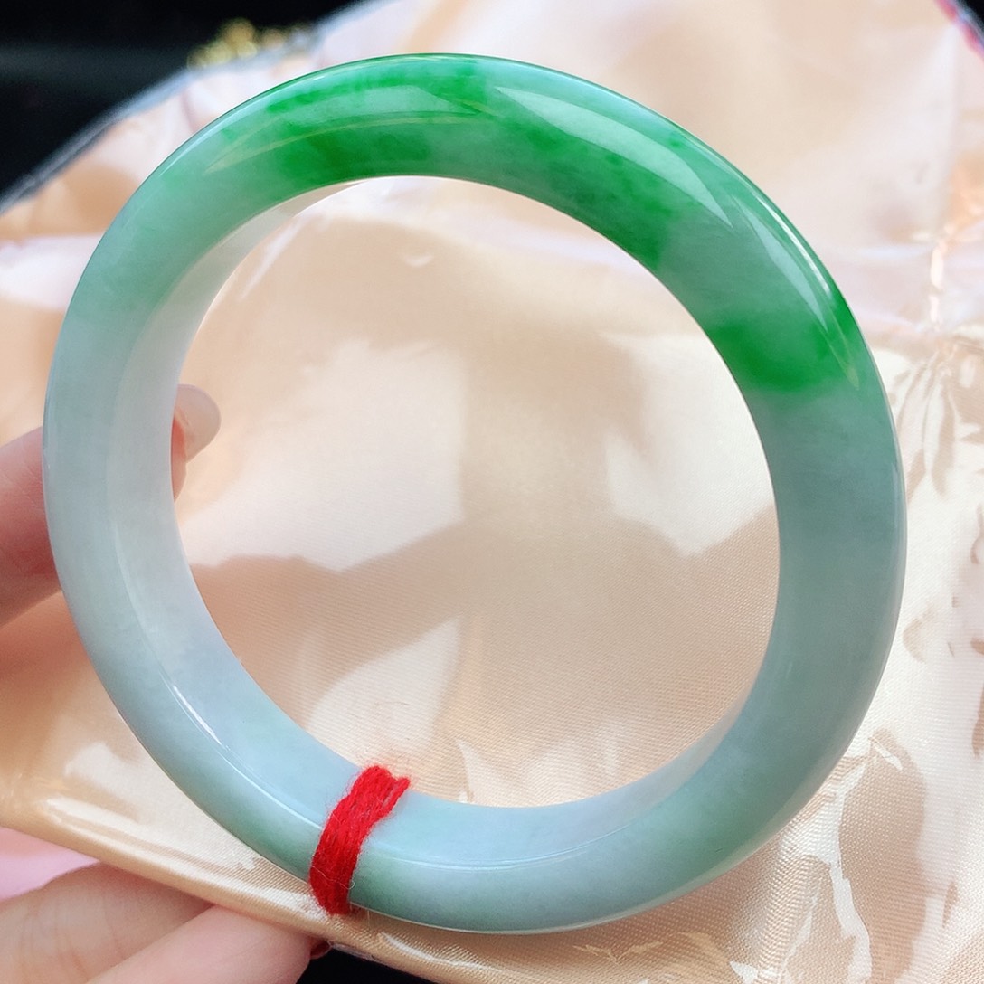 翡翠手镯未镶嵌58圈口882156