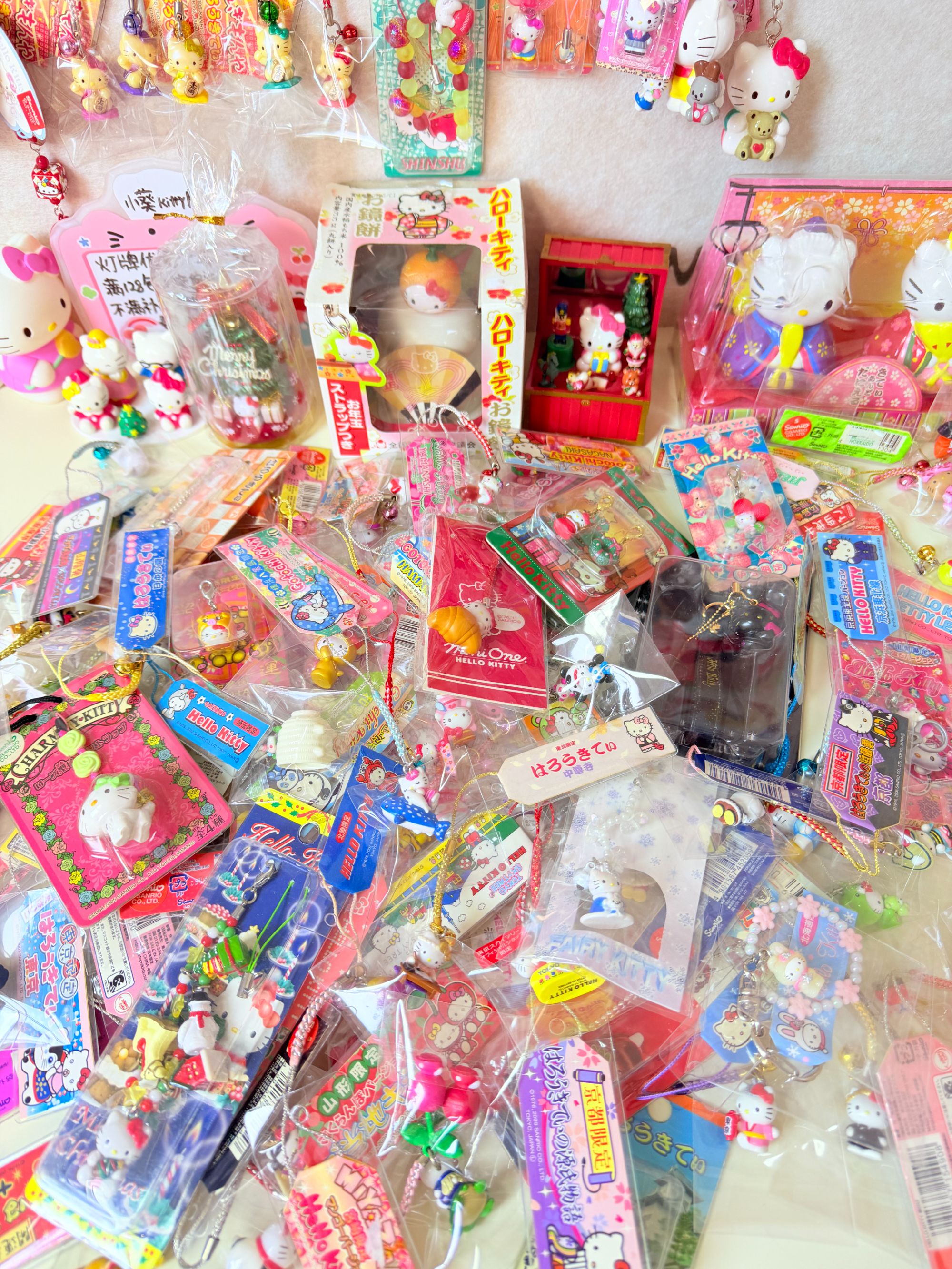 【邮费专用】Hellokitty地域限定吊牌盒装挂饰中古周边饰品