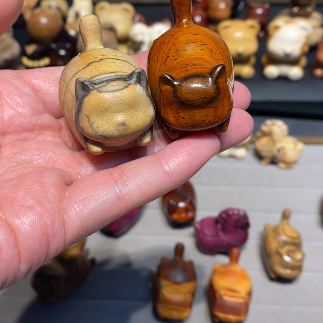 木质坤*1只微凹1只黑白檀摇摇猫