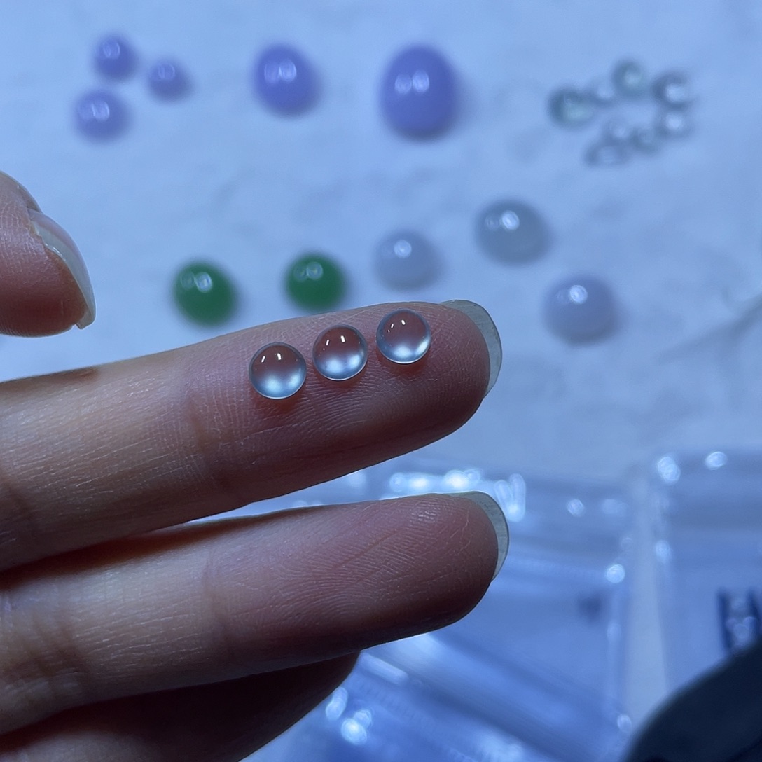 翡翠颈饰未镶嵌天然翡翠裸石蛋面