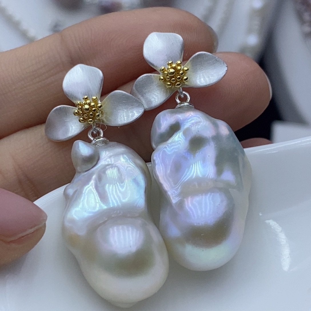 非金属非金属三瓣花大点白巴耳钉