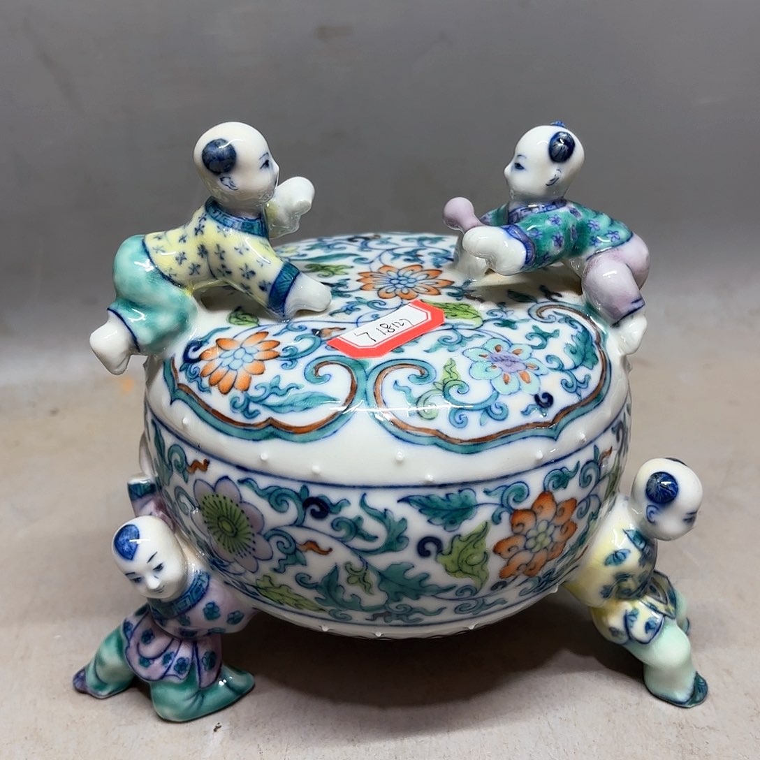 摆件吴***8精品陶瓷工艺美术品摆件