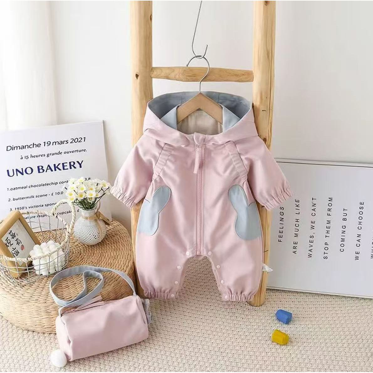 新款女宝宝冲锋衣外套秋冬款婴儿衣服外出连体衣韩版哈衣