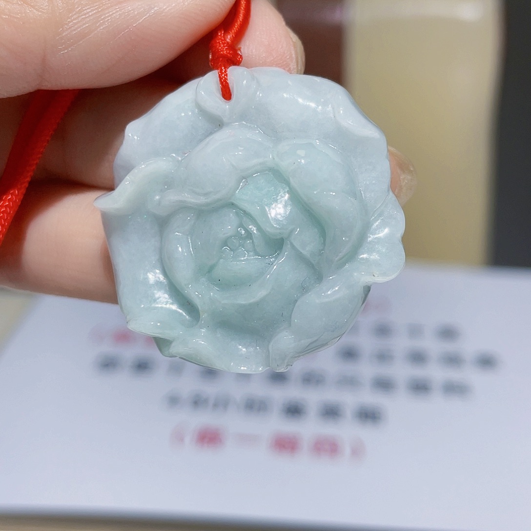 翡翠未镶嵌吊坠(赠链)A货牡丹花
