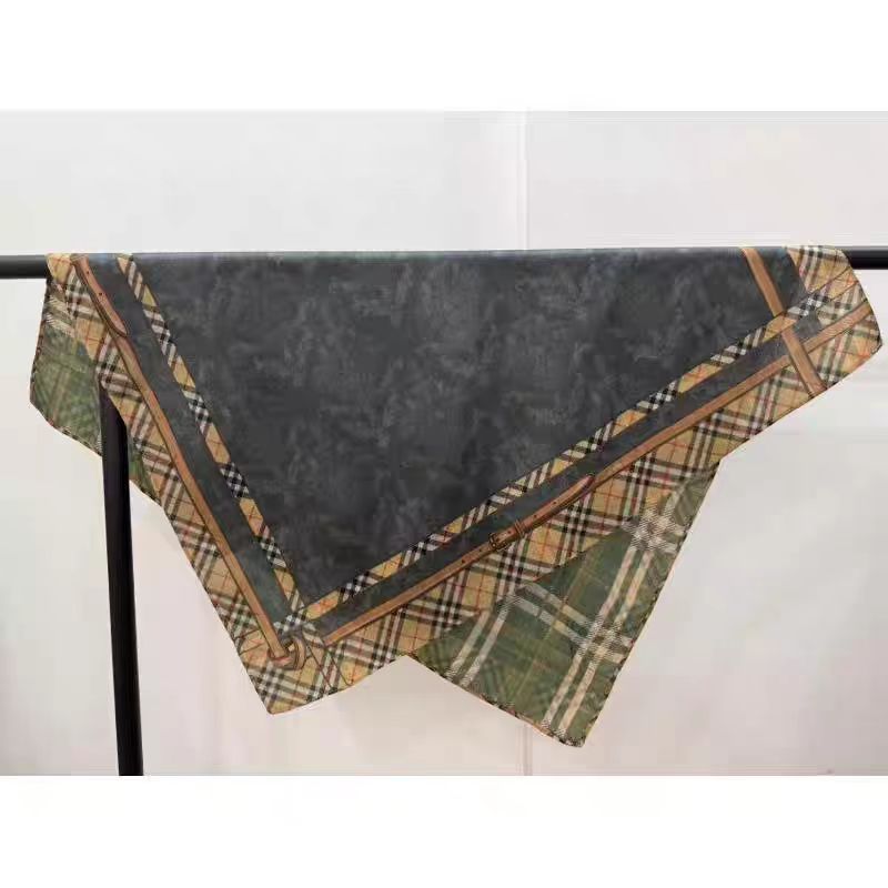 C142【经典格纹】65*65左右女士丝巾