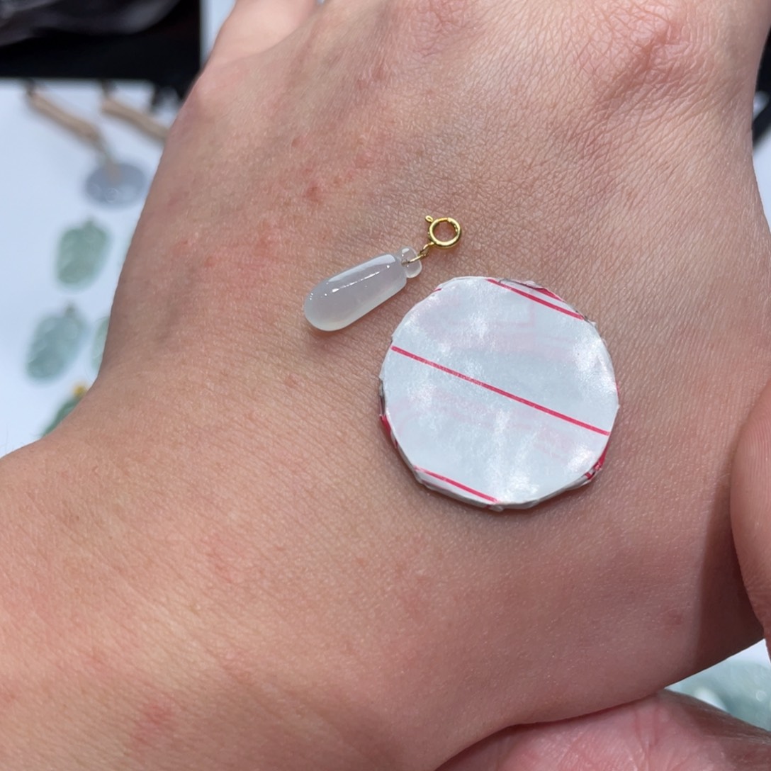 翡翠颈饰18K金镶嵌多样性