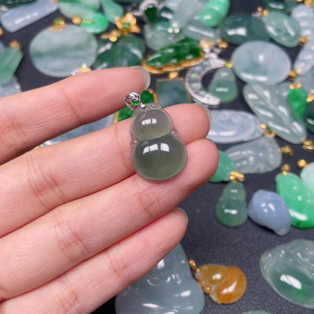 翡翠颈饰18K金镶嵌翡翠