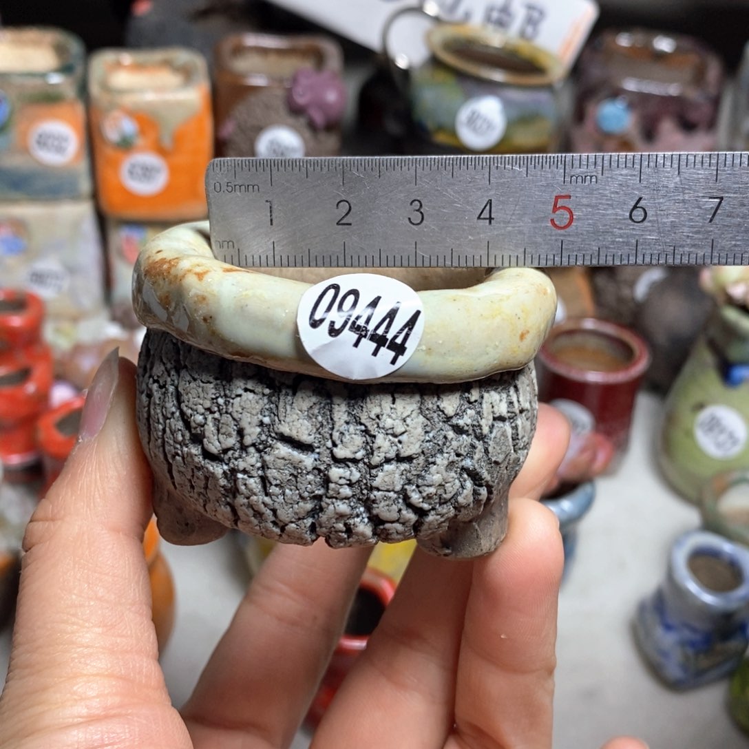 花盆特价不退不换，原价28