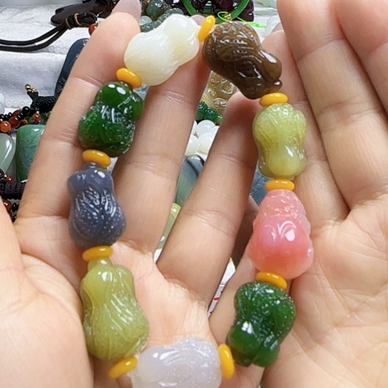 和田玉颈饰未镶嵌