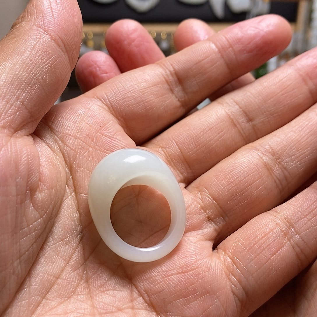 和田玉挂件未镶嵌好****样