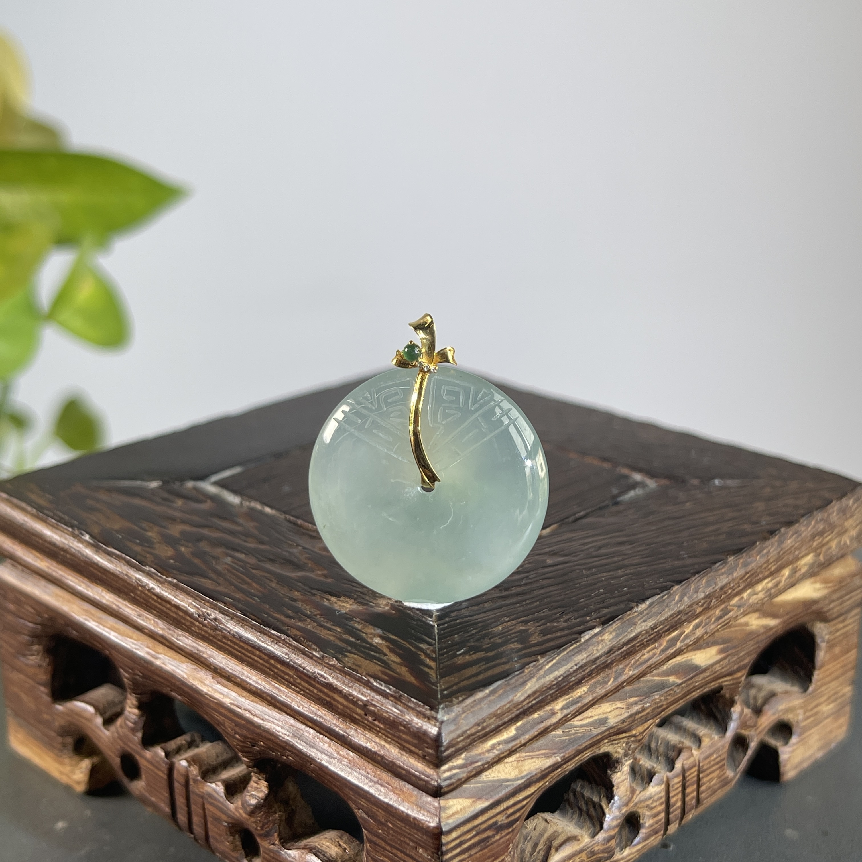 JYA22-124  天然缅甸A货翡翠  18K镶嵌平安扣