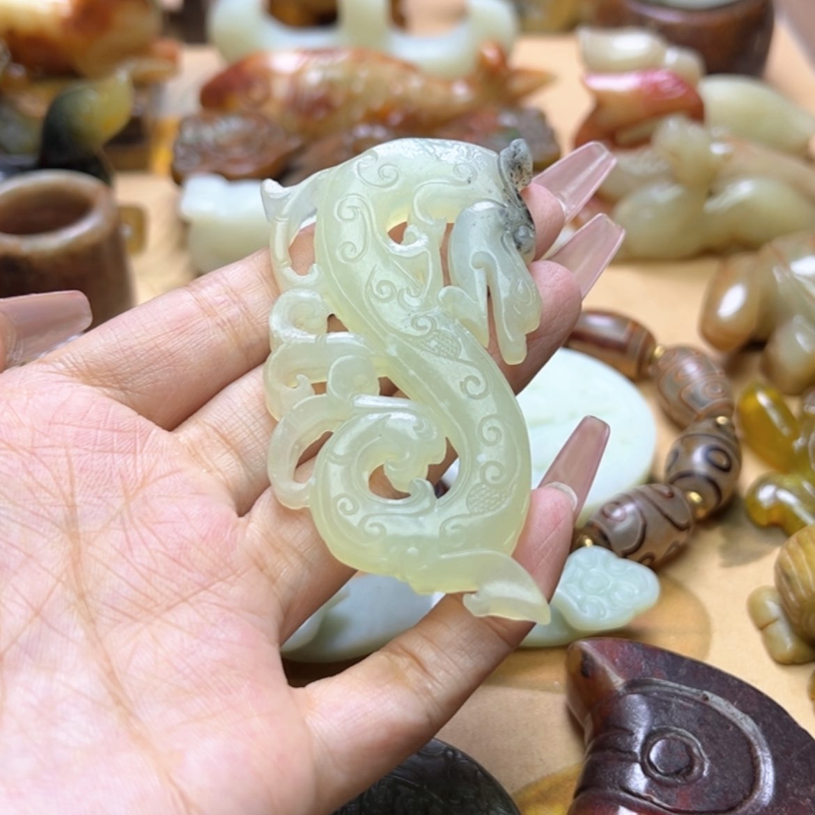 【闪购商品】蛇纹石玉颈饰未镶嵌