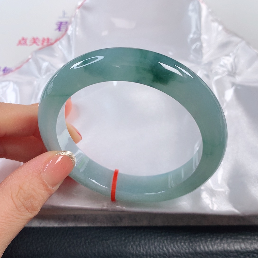 翡翠手镯未镶嵌 正圈①①⑧